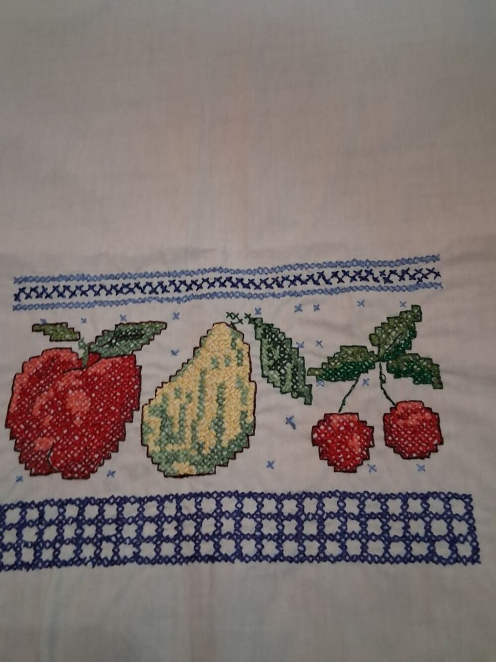 Embroidered Table Runner - Picture 2 of 4